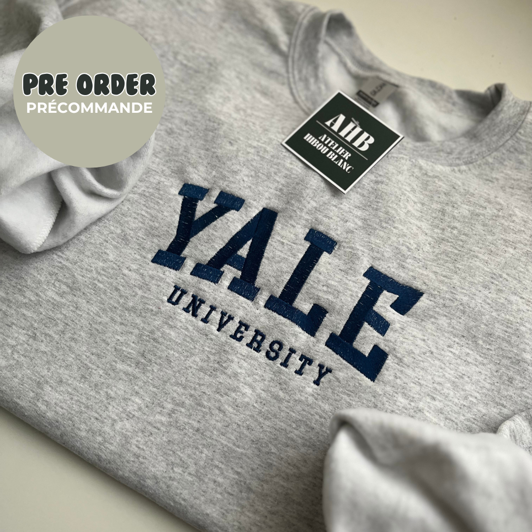 *PRE ORDER* I YALE UNI CREWNECK