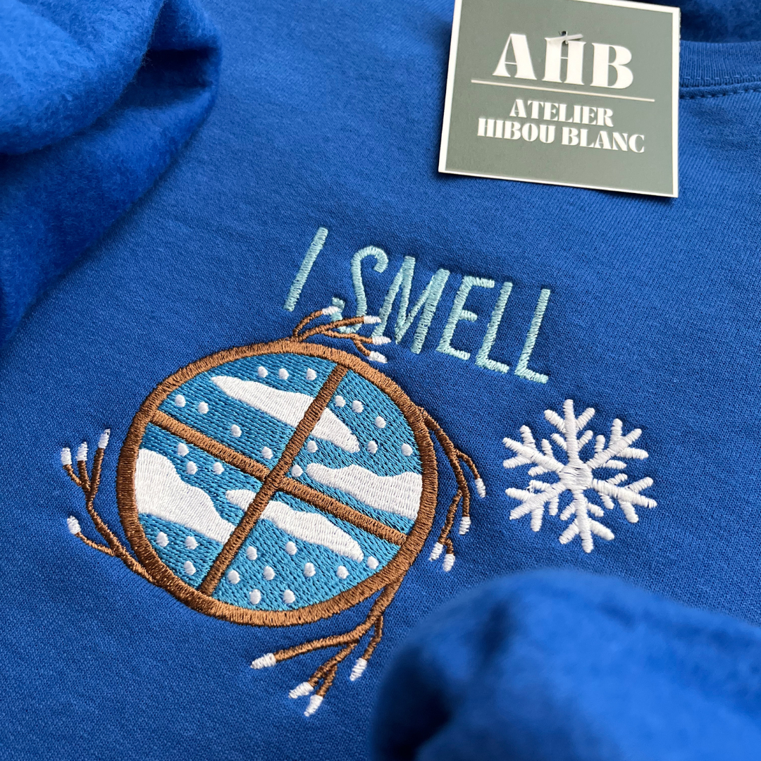 I SMELL SNOW CREWNECK