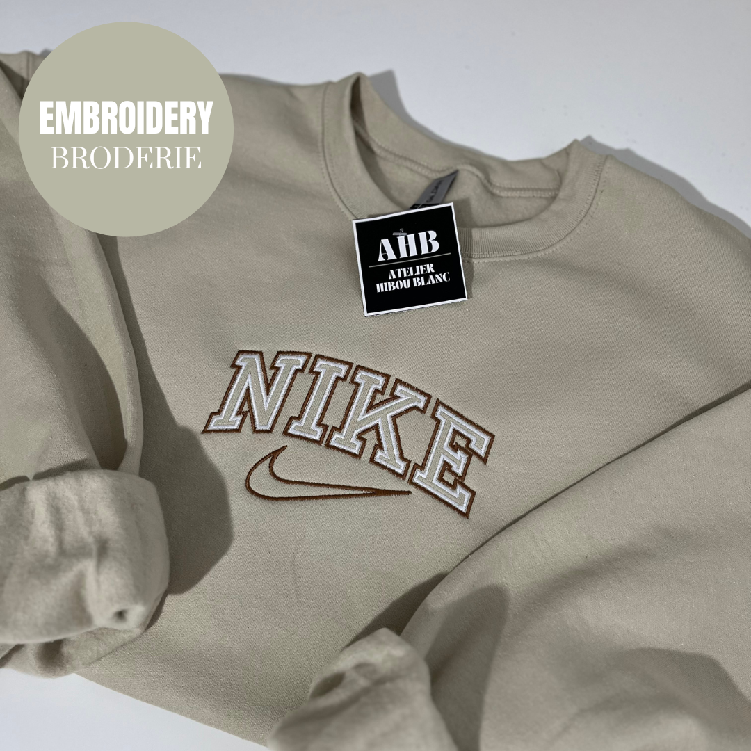 TRENDY DOUBLED LINE CREWNECK