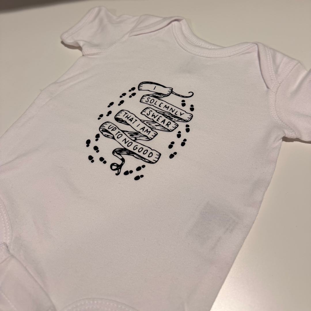 *AHB FRIPERIE* UP TO NO GOOD (BABY) ONESIE