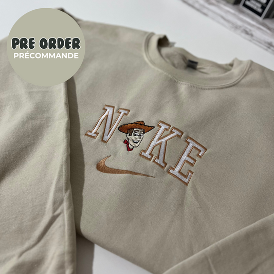 *PRE ORDER* TRENDY WOODY CREWNECK