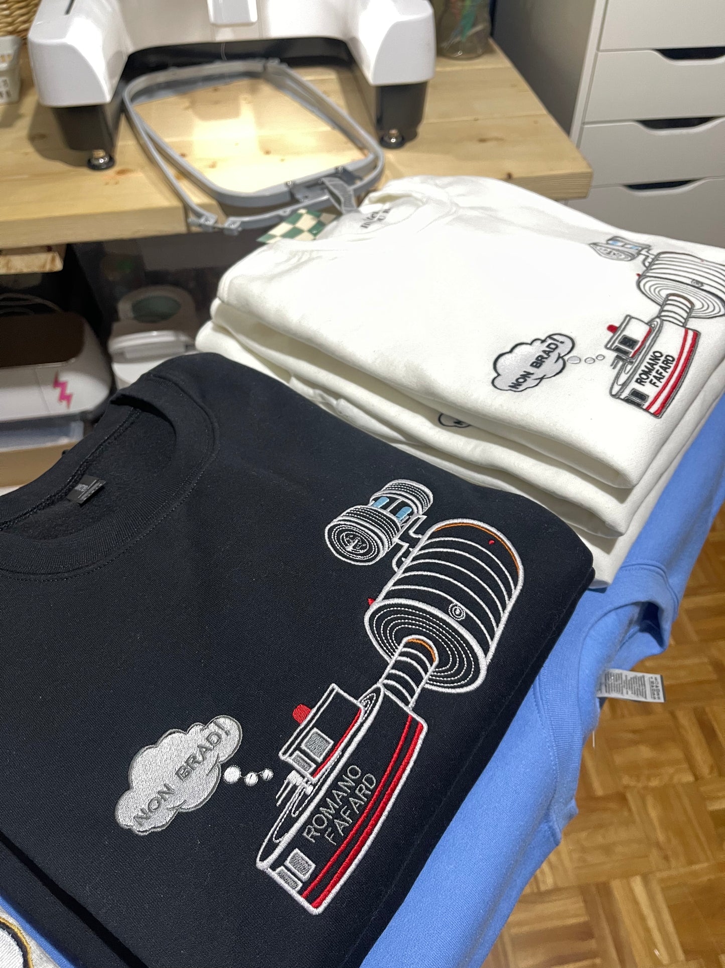 *PRE ORDER* DUG CREWNECK