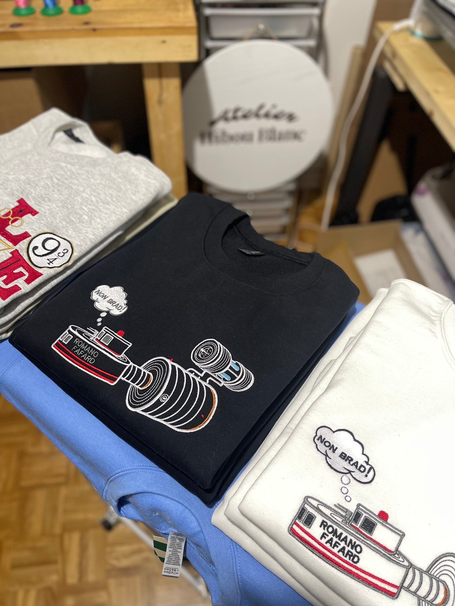 *PRE ORDER* DUG CREWNECK