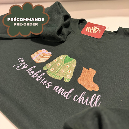 *PRÉCOMMANDE* COZY HOBBIES AND CHILL CREWNECK