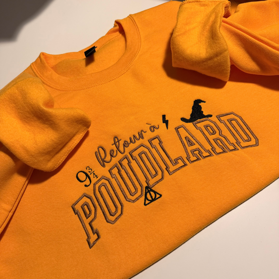 *PRE ORDER* HP RETOUR À LA MAISON CREWNECK