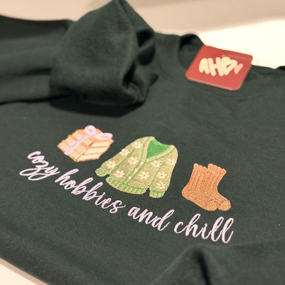 *PRÉCOMMANDE* COZY HOBBIES AND CHILL CREWNECK