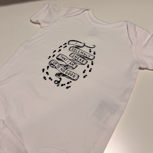 *AHB FRIPERIE* UP TO NO GOOD (BABY) ONESIE