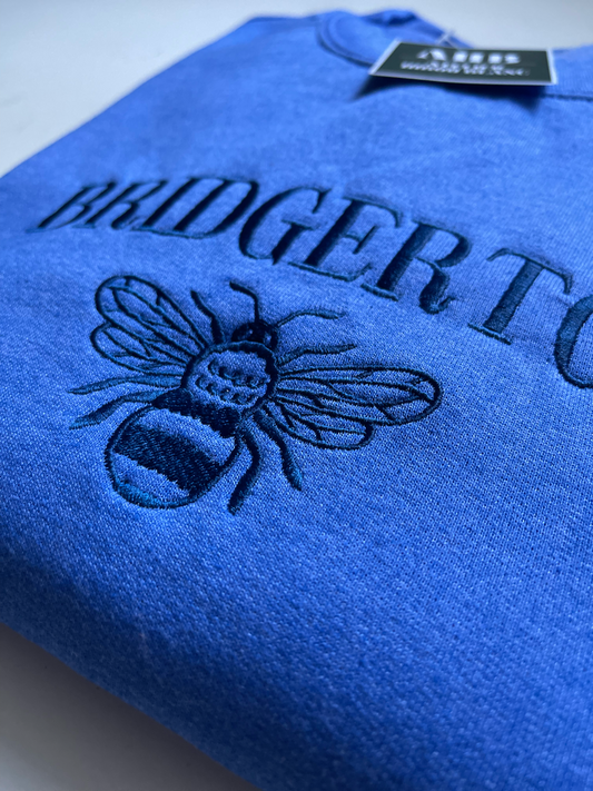 BRIDGERTON EMBROIDERED CREWNECK