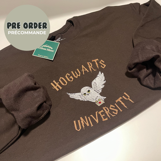 *PRE ORDER* HP UNIVERSITY (ENGLISH) CREWNECK
